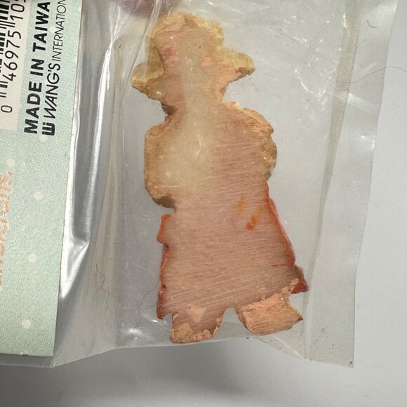 Pre-Painted Resin Collectible Figures - Farming Couple & Roosters - Picture 3 of 11